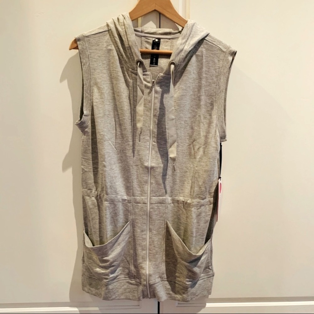 YOGALICIOUS Sleeveless Gray Hoodie Vest M